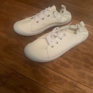 Canvas sneakers